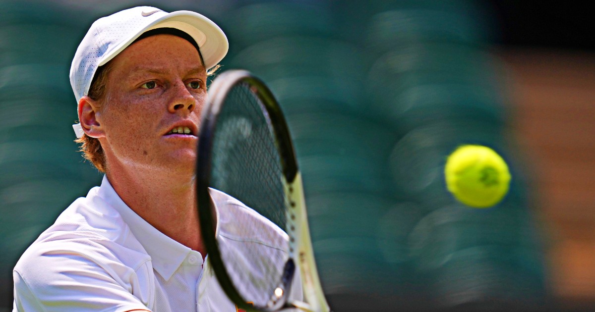 L’analisi dell’esordio di Sinner a Wimbledon: il totale controllo dell’erba, gli scambi con Nardi e quel dettaglio sulle palle break L’analisi dell’esordio di Sinner a Wimbledon: il totale controllo dell’erba, gli scambi con Nardi e quel dettaglio sulle palle break