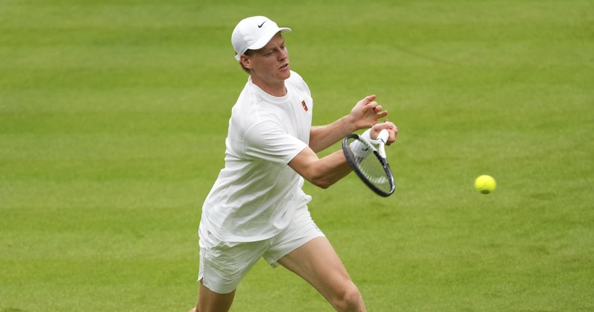 “L’obbligo del bianco è un grave errore, mi siedo e dico ‘chi è chi?’. Il tennis perde milioni”: Billie Jean King scatenata contro Wimbledon “L’obbligo del bianco è un grave errore, mi siedo e dico ‘chi è chi?’. Il tennis perde milioni”: Billie Jean King scatenata contro Wimbledon