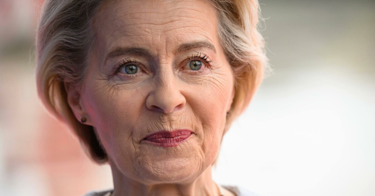 Il Parlamento Ue vota la sfiducia a von der Leyen il 10 luglio: la destra vuole cacciarla per lo scandalo Pfizergate