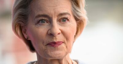 Copertina di Il Parlamento Ue vota la sfiducia a von der Leyen il 10 luglio: la destra vuole cacciarla per lo scandalo Pfizergate
