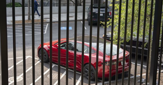 Tesla, vendite globali giù del 13% nei primi 6 mesi 2025.