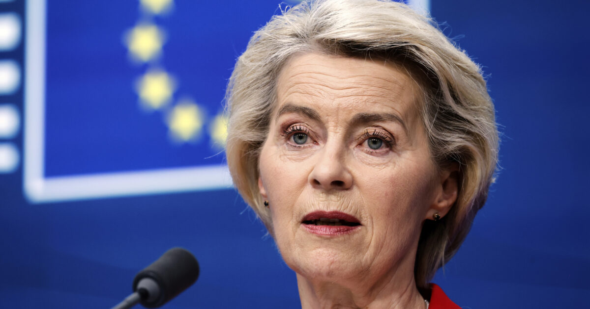 L’ultima giravolta di Ursula: promette il taglio delle emissioni dopo aver smantellato il Green Deal per puntare sul riarmo
