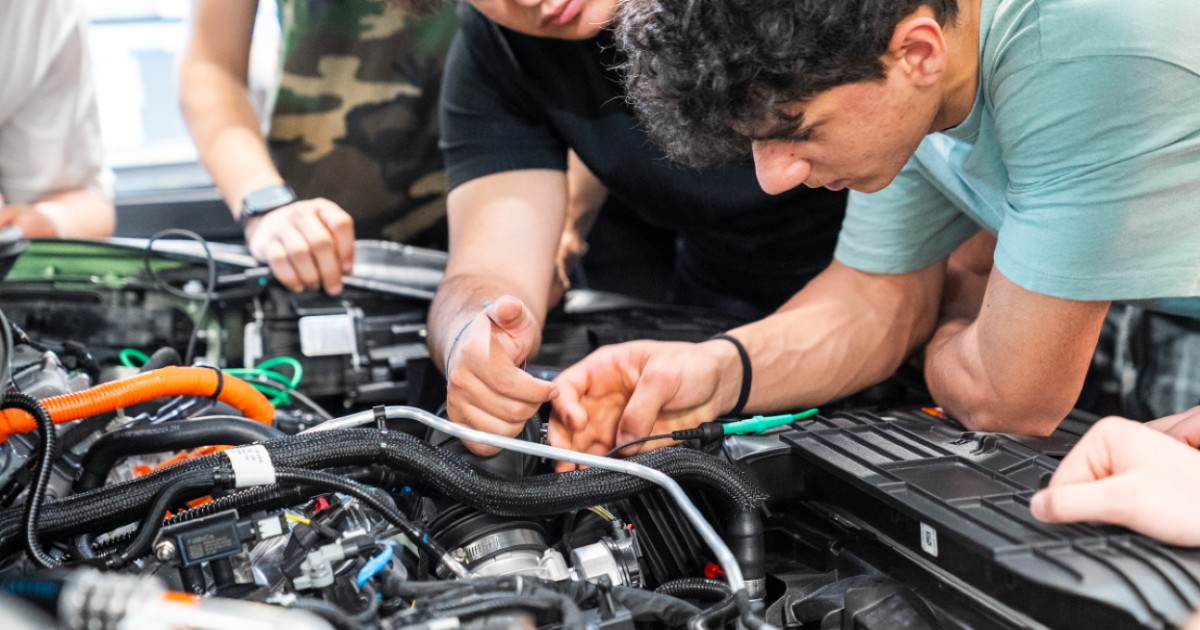 Ford Youth Academy, la scuola dell’auto che prepara i professionisti del futuro