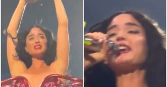 Copertina di “Grazie per essermi stati vicino, significa tanto per me”: Katy Perry in lacrime nel concerto in Australia. Poi il piccolo incidente