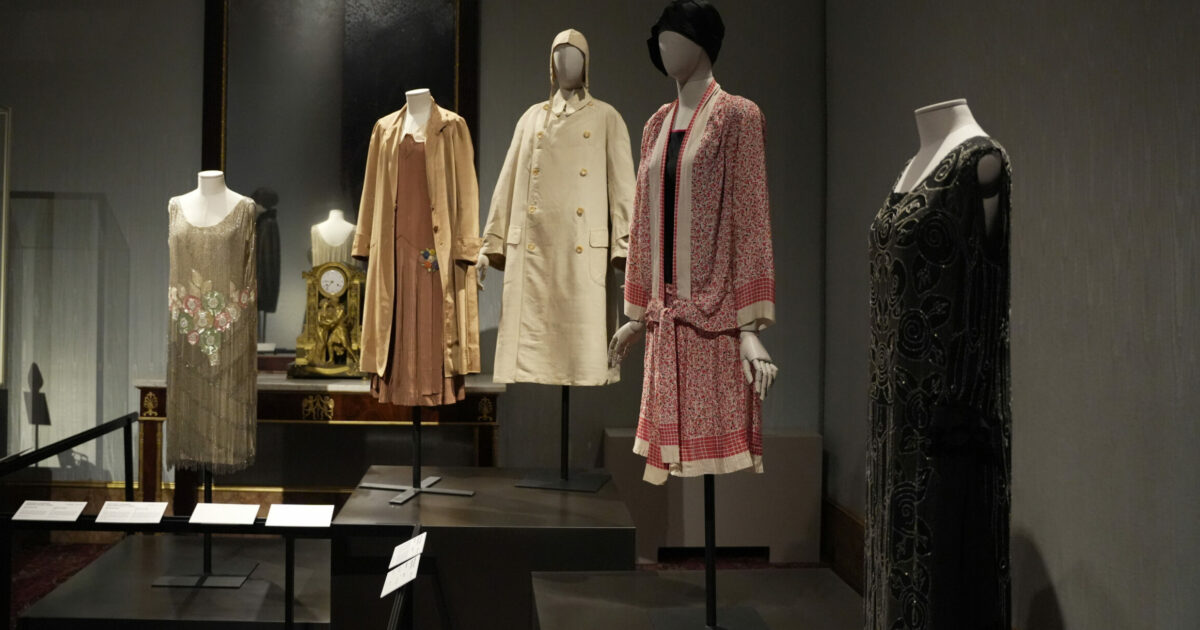 Moda in Luce, a Palazzo Pitti la mostra che riscrive la storia del Made in Italy: un viaggio tra capi iconici, archivi segreti e filmati inediti