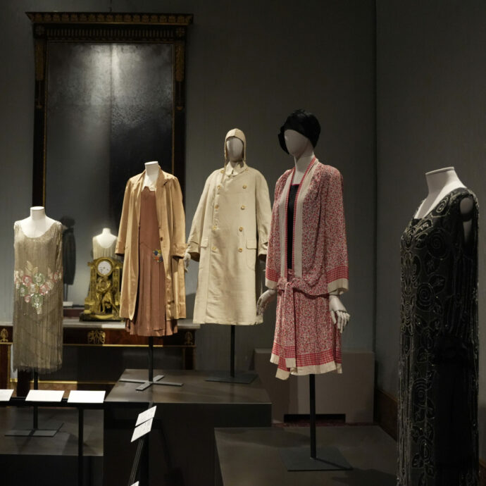 Moda in Luce, a Palazzo Pitti la mostra che riscrive la storia del Made in Italy: un viaggio tra capi iconici, archivi segreti e filmati inediti