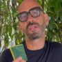 Copertina di “Le spugnette per lavare i piatti vanno buttate dopo una settimana, hanno miliardi di batteri”: l’allarme di Bassetti