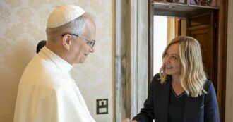 Copertina di Primo colloquio ufficiale tra Giorgia Meloni e Papa Leone XIV: l’udienza è durata più di mezz’ora