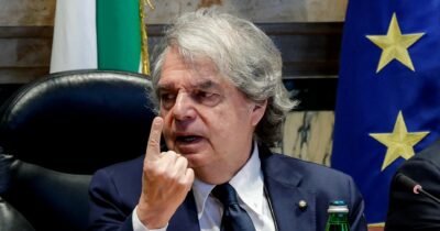 Copertina di Falso ideologico: Brunetta vuole  lo scudo penale dalla Consulta