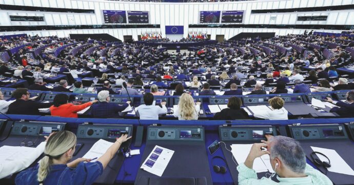 Ursula alla prova: giovedì Strasburgo vota la sfiducia