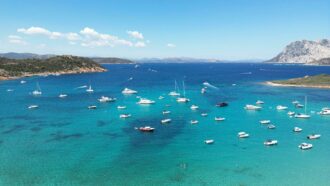 Qui in Sardegna vedo un calo di turisti evidente: è l’effetto della scellerata politica di guerra