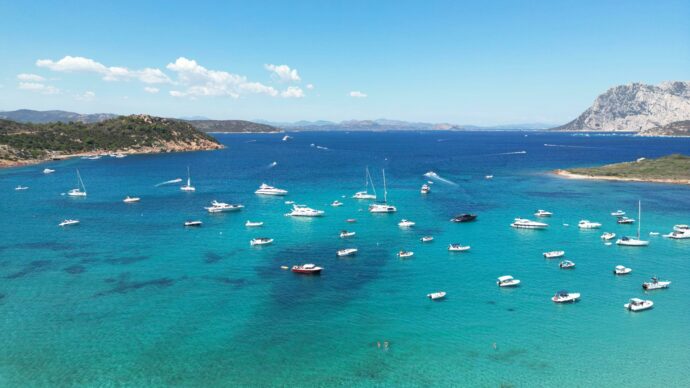 Qui in Sardegna vedo un calo di turisti evidente: è l’effetto della scellerata politica di guerra