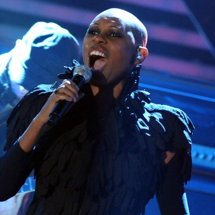 “Un ladro si è finto cameriere per entrare nella mia stanza d’albergo e rapinarmi. Ho avuto tanta paura”: la disavventura di Skin degli Skunk Anansie