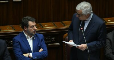 Copertina di Ius Scholae, asse tra Forza Italia e Pd: “Camere sovrane”. E Conte: “Si faccia subito”. Ira della Lega: “Irricevibile”