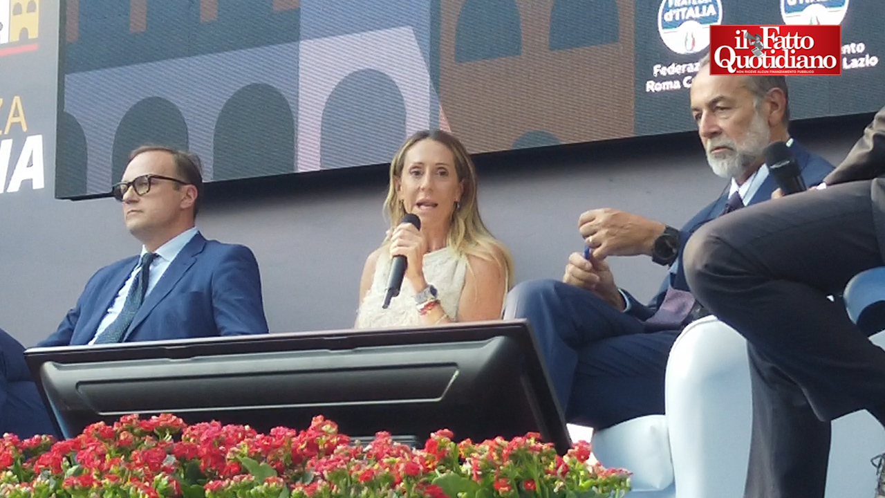 “Il governo italiano è un modello, Giorgia leader ascoltata in tutto il mondo”: il monologo di Arianna Meloni per elogiare la sorella “Il governo italiano è un modello, Giorgia leader ascoltata in tutto il mondo”: il monologo di Arianna Meloni per elogiare la sorella