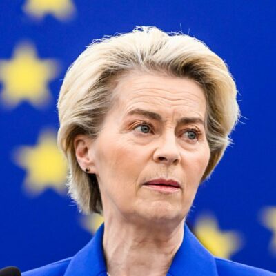 Copertina di Le proposte Ue contro il caro energia: voucher e tagli alle accise. Saltano telelavoro e le limitazioni al traffico