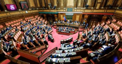 Copertina di La destra blocca la modifica della legge sulla violenza sessuale: chi ha paura del consenso di una donna?