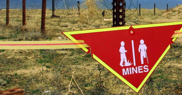 Non solo riarmo, ora si giustificano anche le mine antiuomo (al bando dal ’97): “Difendere i confini della Nato con tutti i mezzi”