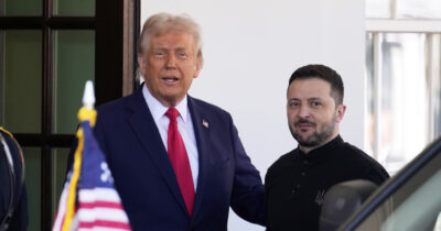 Copertina di Telefonata tra Trump e Zelensky, il presidente ucraino: “Lavoreremo insieme per difendere i nostri cieli”