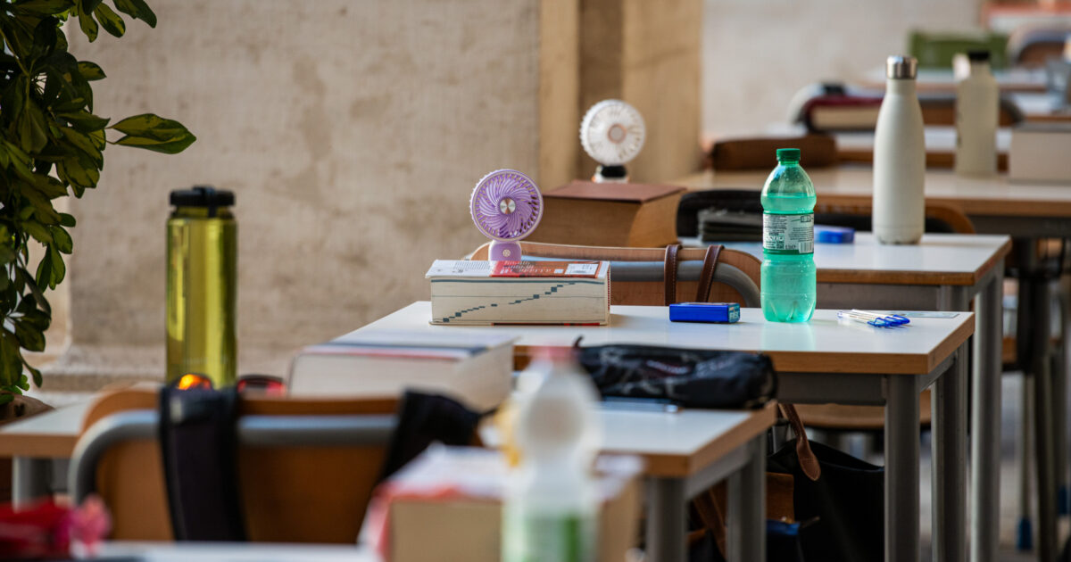 Aule roventi, solo il 6% delle scuole italiane è climatizzata. Petizione per i bimbi del nido Aule roventi, solo il 6% delle scuole italiane è climatizzata. Petizione per i bimbi del nido