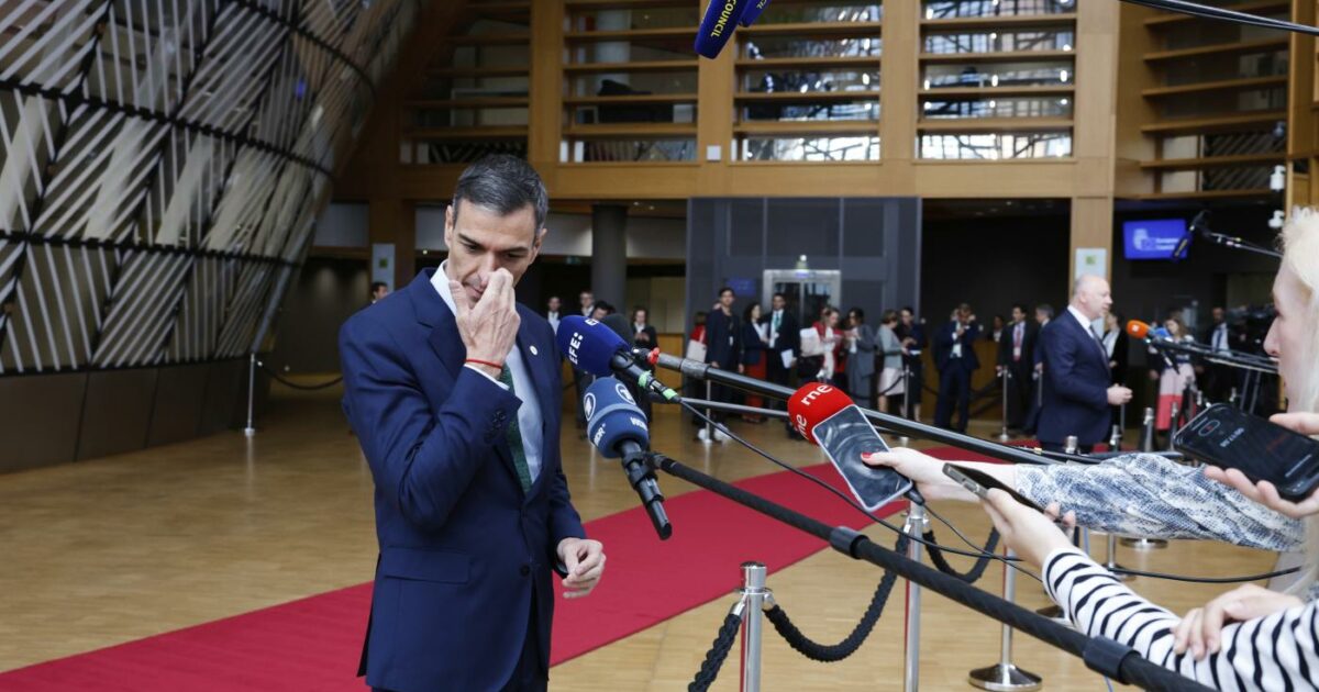 “Sanchez deve dimettersi per il 60% degli spagnoli”. E per risollevare il declino dei socialisti nomina una donna ai vertici del Psoe “Sanchez deve dimettersi per il 60% degli spagnoli”. E per risollevare il declino dei socialisti nomina una donna ai vertici del Psoe