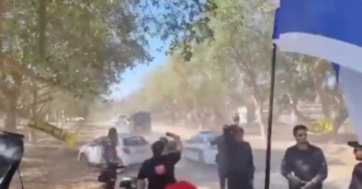 Copertina di Israele, Netanyahu contestato durante la sua visita al kibbutz di Nir Oz: “Traditore, corrotto”