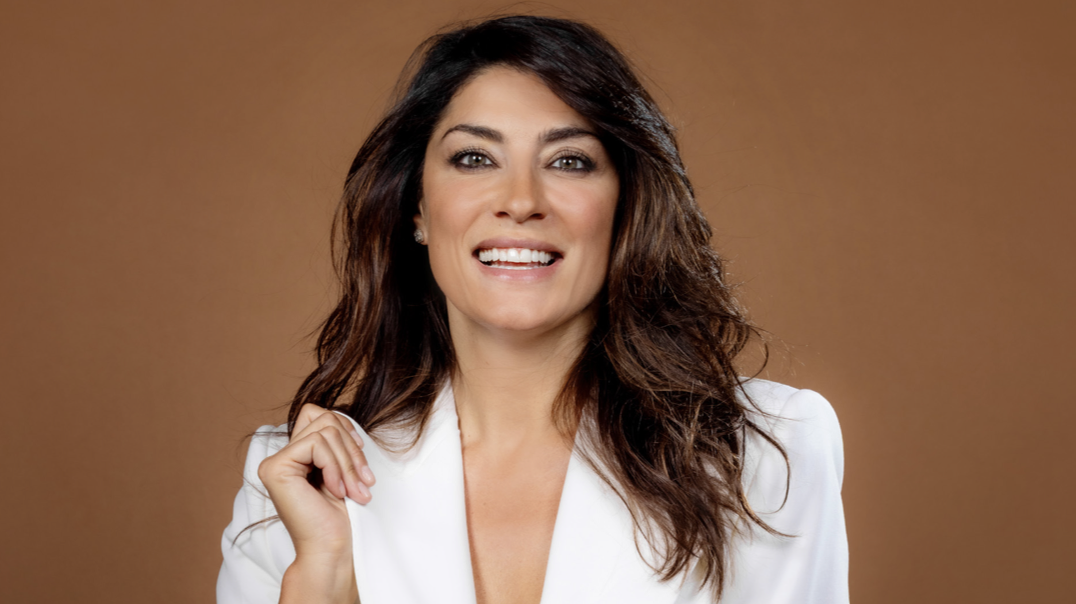 “Da piccola volevo diventare prete, ho pure celebrato messa a casa. La foto con Matteo Salvini? Ho sbagliato, chiedo scusa ma sono passati 7 anni”: così Elisa Isoardi