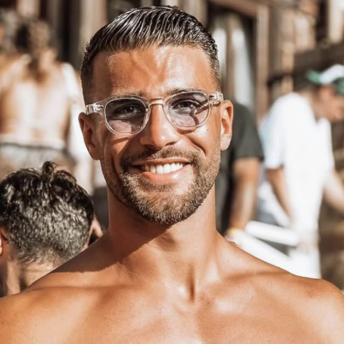 Temptation Island si accende con il tentatore Flavio Ubirti: le fidanzate e i social impazziti per il calciatore