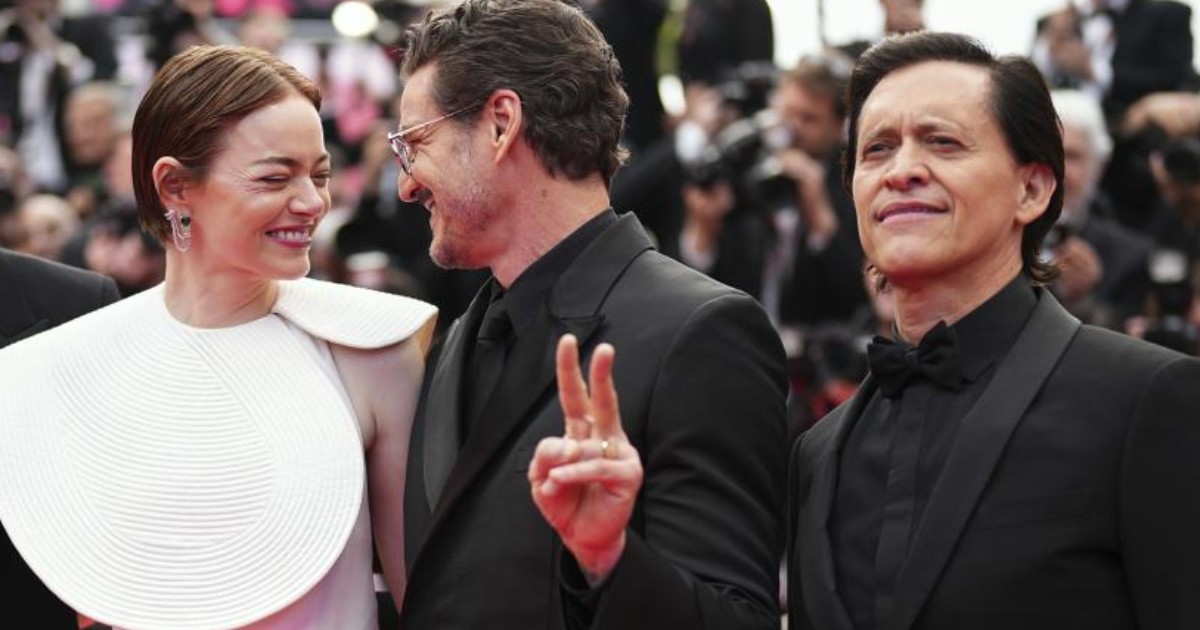 “Pedro Pascal? Me lo sco***ei”: la confessione choc di Emma Stone in diretta al Jimmy Kimmel Show