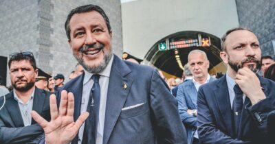 Copertina di Salvini voleva far salire i pedaggi da agosto, poi ci ripensa dopo il caos e la lite con FdI