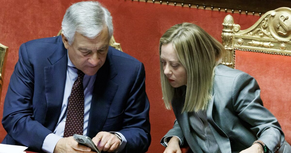 Ius Scholae, Tajani insiste dopo lo stop di Meloni: “In sintonia con il programma, Fdi era d’accordo” Ius Scholae, Tajani insiste dopo lo stop di Meloni: “In sintonia con il programma, Fdi era d’accordo”