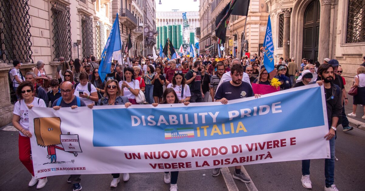 Disability Pride Month: che cos’è e perché l’Italia ha deciso di celebrarlo a settembre (e non a luglio) Disability Pride Month: che cos’è e perché l’Italia ha deciso di celebrarlo a settembre (e non a luglio)
