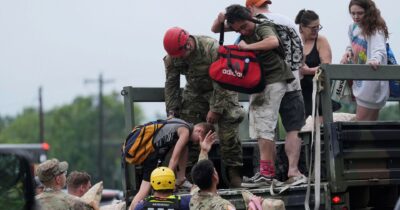 Copertina di In Texas nessuna allerta: 27 bimbe disperse, 27 i morti