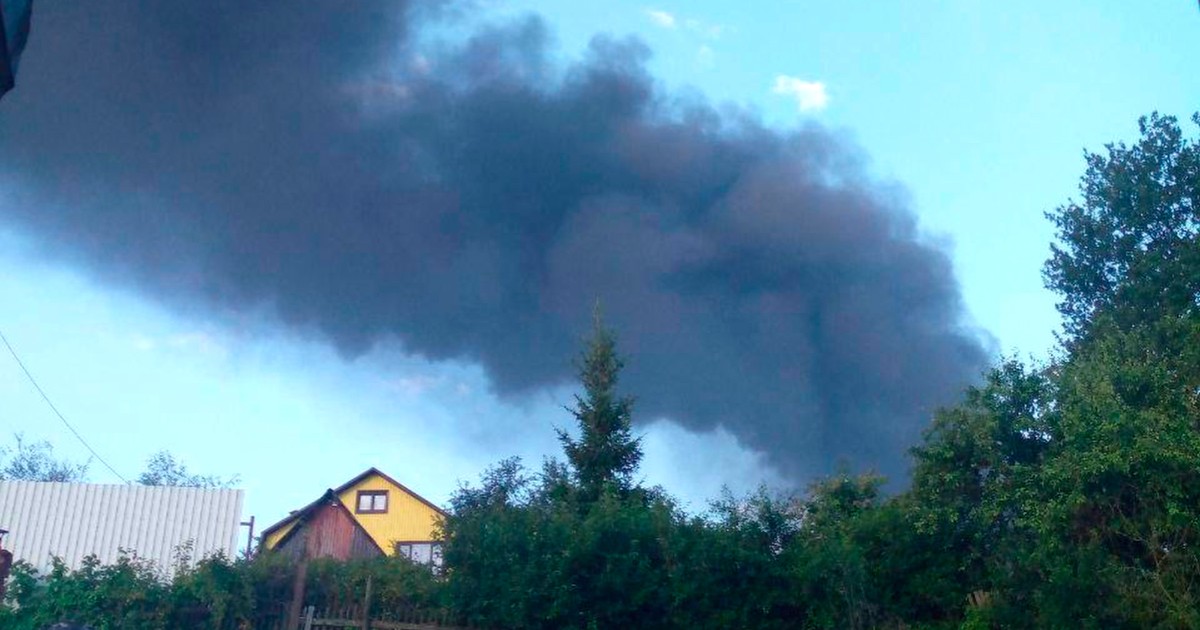 Trump: “Putin vuole continuare a uccidere, non va bene”. L’Ucraina annuncia: “Colpito aeroporto russo, base dei caccia” Trump: “Putin vuole continuare a uccidere, non va bene”. L’Ucraina annuncia: “Colpito aeroporto russo, base dei caccia”