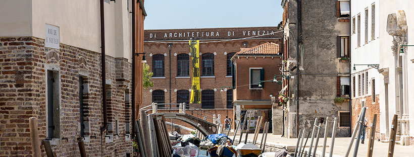 Venezia, studenti pro Gaza sotto accusa per l’aggressione a un docente. Loro: “Non c’entriamo, strumentalizzazione” Venezia, studenti pro Gaza sotto accusa per l’aggressione a un docente. Loro: “Non c’entriamo, strumentalizzazione”