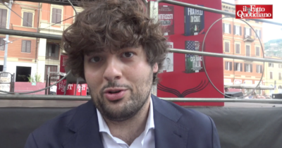 Copertina di Giacomo Salvini a Paper Fest: “Maggioranza? Sta insieme con la colla, è divisa su tutto”