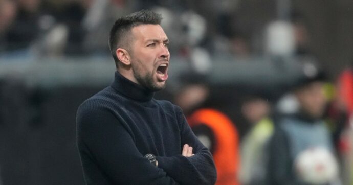 Farioli è il nuovo allenatore del Porto: “Giocheremo un calcio coraggioso, la mia mentalità non è negoziabile”