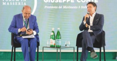 Copertina di Conte contro Trump: “Copre il genocida Bibi, come già Biden”