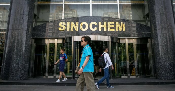 Pirelli, i cinesi rompono le “scatole” a Tronchetti: comanda, ma col 7%
