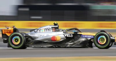 Copertina di Formula 1, a Silverstone vince Norris. Doppietta McLaren tra pioggia, safety car e penalità. Ferrari fuori dal podio