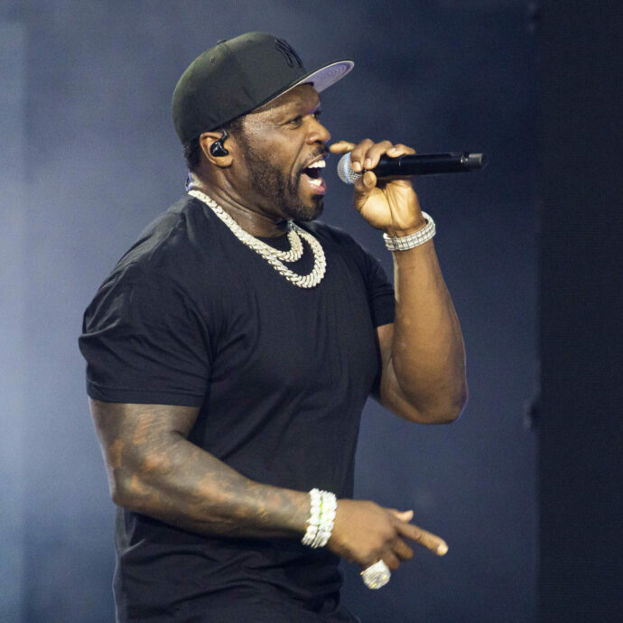 “Gli organizzatori dell’evento a Napoli non hanno rispettato i termini concordati”: anche 50 Cent annulla il concerto dopo John Legend e Mary J Blige
