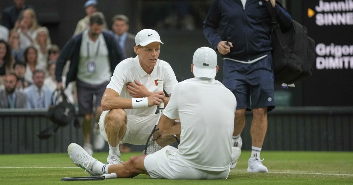 Sinner ai quarti di Wimbledon: vede l’inferno, poi Dimitrov si ritira. “Non mi sento vincitore” Sinner ai quarti di Wimbledon: vede l’inferno, poi Dimitrov si ritira. “Non mi sento vincitore”