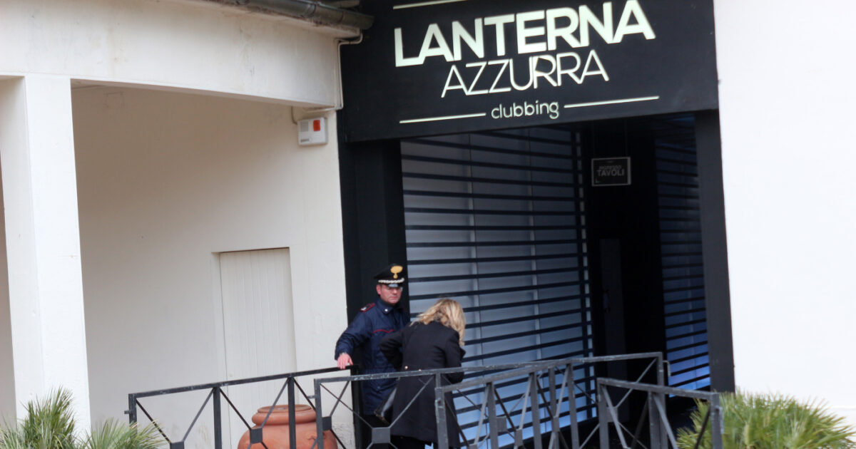 Strage di Corinaldo, irreperibile anche la fidanzata di Andrea Cavallari: era insieme a lui dopo la laurea Strage di Corinaldo, irreperibile anche la fidanzata di Andrea Cavallari: era insieme a lui dopo la laurea
