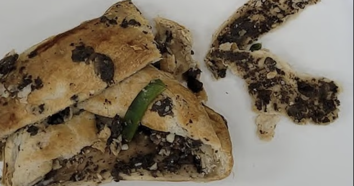 I piatti di colore diverso per riconoscere il filetto avvelenato, l’essiccatore per i funghi mortali e la finta ‘diarrea esplosiva’: le prove che incastrano Erin Patterson I piatti di colore diverso per riconoscere il filetto avvelenato, l’essiccatore per i funghi mortali e la finta ‘diarrea esplosiva’: le prove che incastrano Erin Patterson