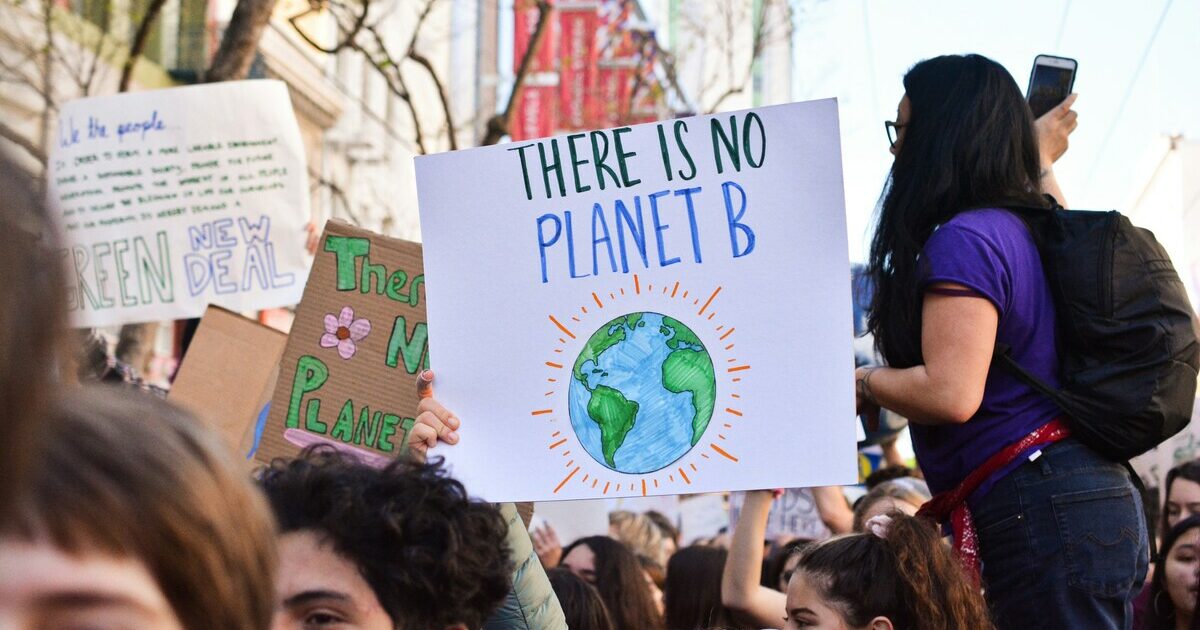 Disinformazione climatica, la petizione di un gruppo di cittadini per una diversa attenzione giornalistica Disinformazione climatica, la petizione di un gruppo di cittadini per una diversa attenzione giornalistica