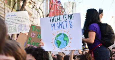 Copertina di Disinformazione climatica, la petizione di un gruppo di cittadini per una diversa attenzione giornalistica