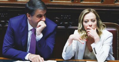 Copertina di “Non ci sono soldi”: Meloni si arrende su conti e ritardi Pnrr