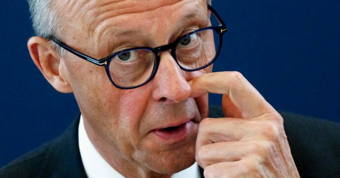 Merz, accordo con Starmer. E avvia la leva obbligatoria