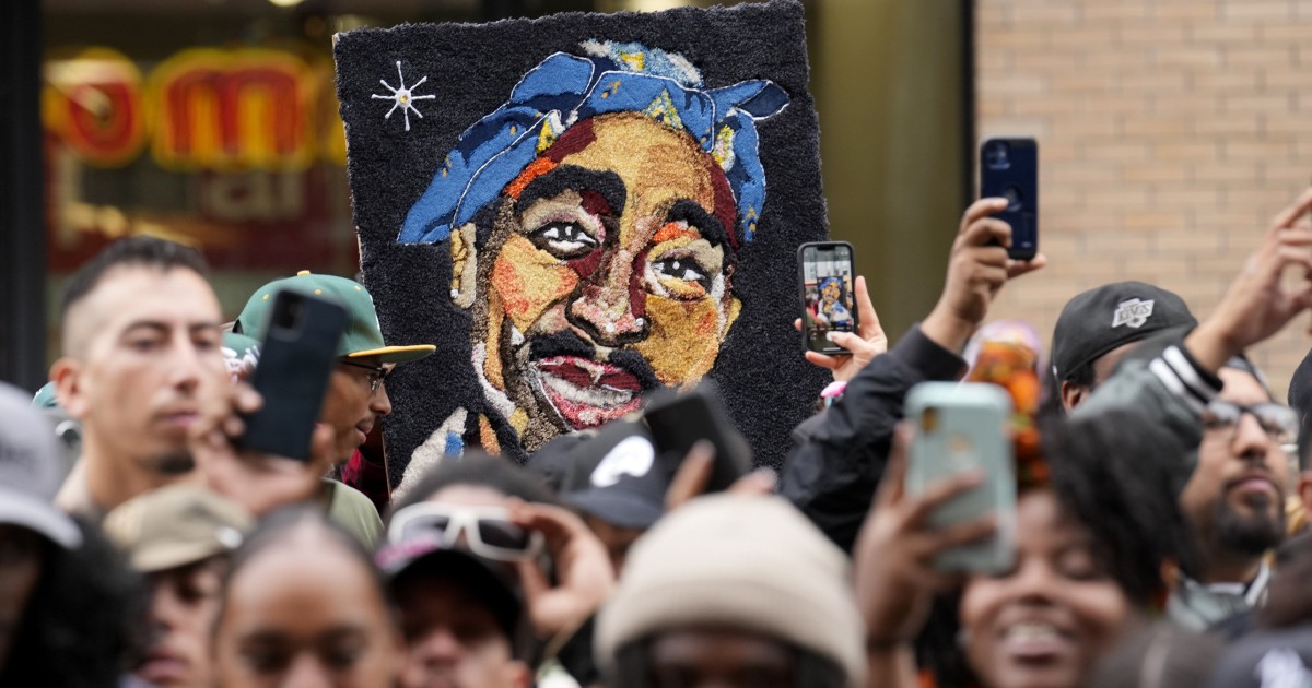 Tupac, molto più di un rapper. La biografia di Staci Robinson è un atto di amore politico e personale Tupac, molto più di un rapper. La biografia di Staci Robinson è un atto di amore politico e personale