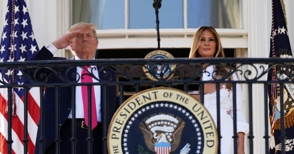 Nobel per la pace a Trump? Tra parate, riarmo e bombardamenti all’estero il tycoon ha avuto la sua svolta militarista Nobel per la pace a Trump? Tra parate, riarmo e bombardamenti all’estero il tycoon ha avuto la sua svolta militarista